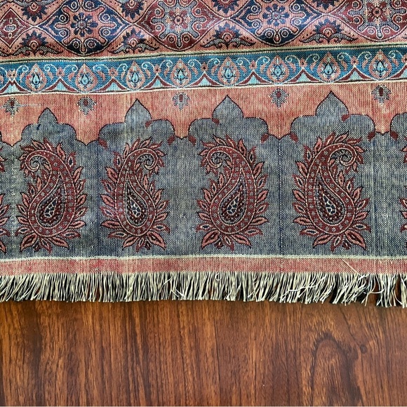 Beautiful light reversible Paisley Brocade Tassel Large Scarf Pashmina Throw - Picture 8 of 13